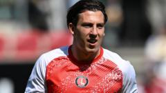 Plymouth sign Charlton defender Mitchell on loan