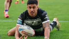 Hull FC release half-back Brown and full-back Hoy