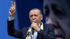 erdogan predsednik turske drzi dva prsta gore