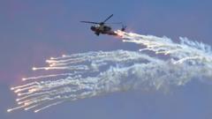 Một máy bay trực thăng Lynx của Hải quân Hàn Quốc bắn pháo sáng trong buổi lễ kỷ niệm Ngày Lực lượng Vũ trang của Hàn Quốc