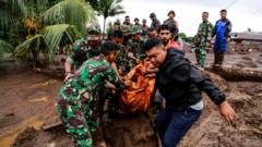 Banjir bandang terjang Ternate, belasan orang meninggal dan tiga dalam pencarian - 'Saya mendengar gemuruh, dan lari lewat jendela'