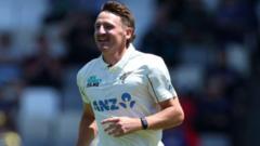 Surrey sign New Zealand all-rounder Smith for 2025