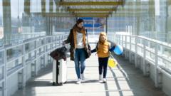 Українцям дозволять жити в ЄС ще рік. Але будуть сприяти поверненню