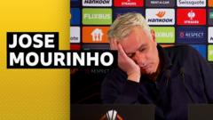 Mourinho falls asleep during reporter’s long question