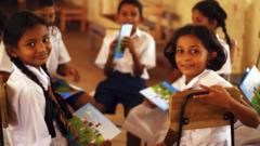 ඉංග්‍රීසි මාධ්‍යයෙන් පමණක් ඉගැන්වීම