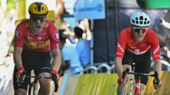 Jonas Abrahamsen beats Mauro Schmid to win stage 11 of the 2025 Tour de France
