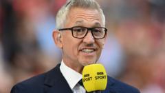 Sports Broadcaster, Gary Lineker presents prior to The Emirates FA Cup Semi-Final match between Manchester City and Liverpool at Wembley Stadium on April 16, 2022