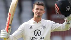 Gloucs’ Ollie Price hits unbeaten 253 at Lancs