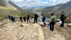 How Did Volunteers Remove Over 4,000 Pieces of Litter from the Mountain?
