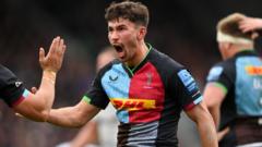 Harlequins back David signs new contract