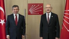 Gelecek Partisi Genel Başkanı Ahmet Davutoğlu ve CHP lideri Kemal Kılıçdaroğlu