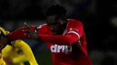 Sutton sign defender Byron from Worthing