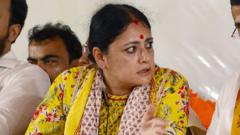 नाबालिग़ की रेप के बाद हत्या के मामले में परिवार से मिलीं मंत्री अग्निमित्रा पॉल, क्या कहा?