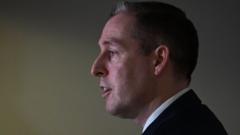 Why is there a no confidence motion in the education minister?