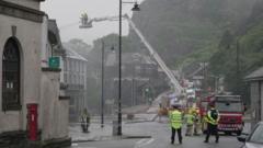 Was a Historic Hotel Looted After a Devastating Fire?