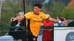 Gibson treble helps Carrick to play-off advantage