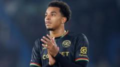 Orient sign QPR striker Lloyd on loan