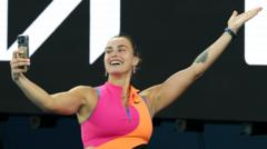 Sabalenka beats wildcard in front of Federer & Laver