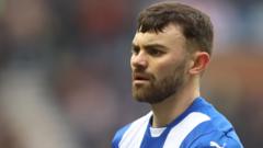 Gillingham sign Smith and Akomeah on loan
