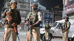 Десетине хиљада трупа упутило се ка Кашмиру