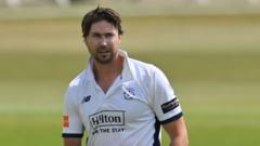 Hampshire complete comfortable win over Bears