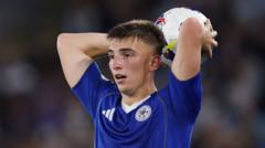 Leicester defender Thomas signs new four-year deal