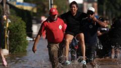 «Ciudades enteras se van a tener que cambiar de lugar»: las catastróficas consecuencias de las inundaciones que afectan a Rio Grande do Sul en Brasil