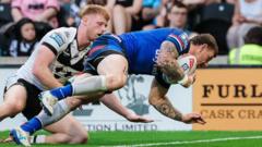 Wakefield cruise past Hull FC to go fourth