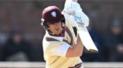 Long-serving Abell signs new Somerset contract 