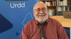 Derek Evans o Fôn yn ennill Tlws John a Ceridwen Hughes 2026