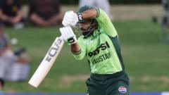 Notts sign Pakistan's Tahir on short-term deal