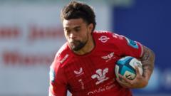 Fifita back as Wales duo out for Scarlets at Glasgow