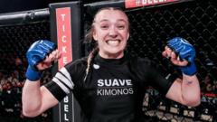 Collins stuns McCourt at Bellator Champions Series