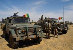 Au Mali, l'armée déjoue une attaque armée contre un camp et l'aéroport de Tombouctou
