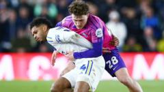 Leeds into top two but frustrated by Sunderland