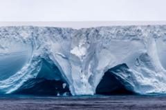 Giant iceberg on crash course with island - penguins and seals in danger