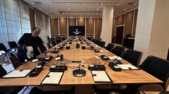 همزمان با ورود میانجیهای پاکستانی به تهران، آمریکا و ایران درباره دور بعدی گفتوگوهای صلح رایزنی میکنند