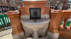 Drinking fountain from 1896 restored in Croydon