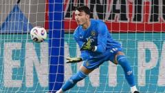 Keepers Toth and O'Leary make international debuts