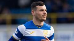 Forward Davies joins Colwyn Bay from  Greenock Morton 