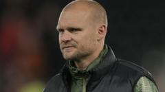 Manning apologies to fans after Norwich's latest loss