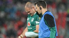 Wing Stockdale injures shoulder in Georgia win