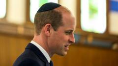 William condemns antisemitism rise on synagogue visit