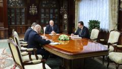 Лукашенко на заседании