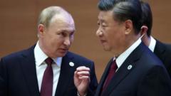 Vladimir Putin dan Xi Jinping (foto bersama tahun lalu) akan bertemu untuk melakukan pembicaraan di Moskow minggu ini