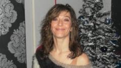 Bu farw mam yn ei 40au o ganser yn ymwneud ag asbestos - ai ei hysgol oedd ar fai?