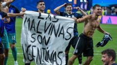 White House backs Argentina team over Falklands banner