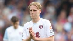 Swindon sign Villa defender Munroe on loan