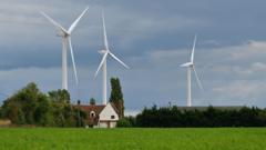 Miliband unveils new powers to approve large wind farms