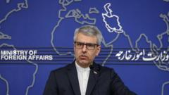 ایران: تا زمانی که از رفع تحریم‌ها اطمینان نیابیم، توافقی با آمریکا حاصل نمی‌شود